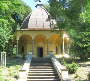 Cappella del Buontalenti nel Parco di Pratolino