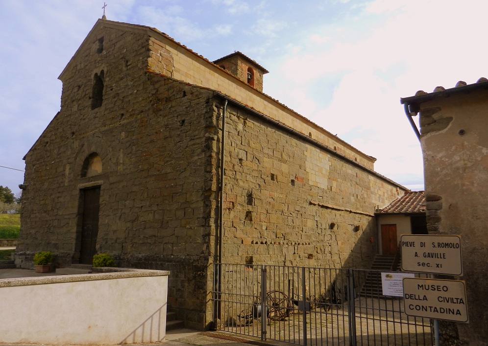 Facciata della Pieve di San Romolo a Gaville (di Sandro Fabrizi)