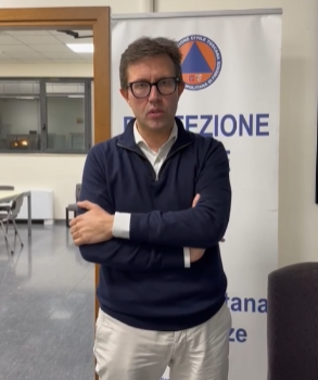 Sindaco Dario Nardella nella Sala della Protezione Civile della Città Metropolitana di Firenze