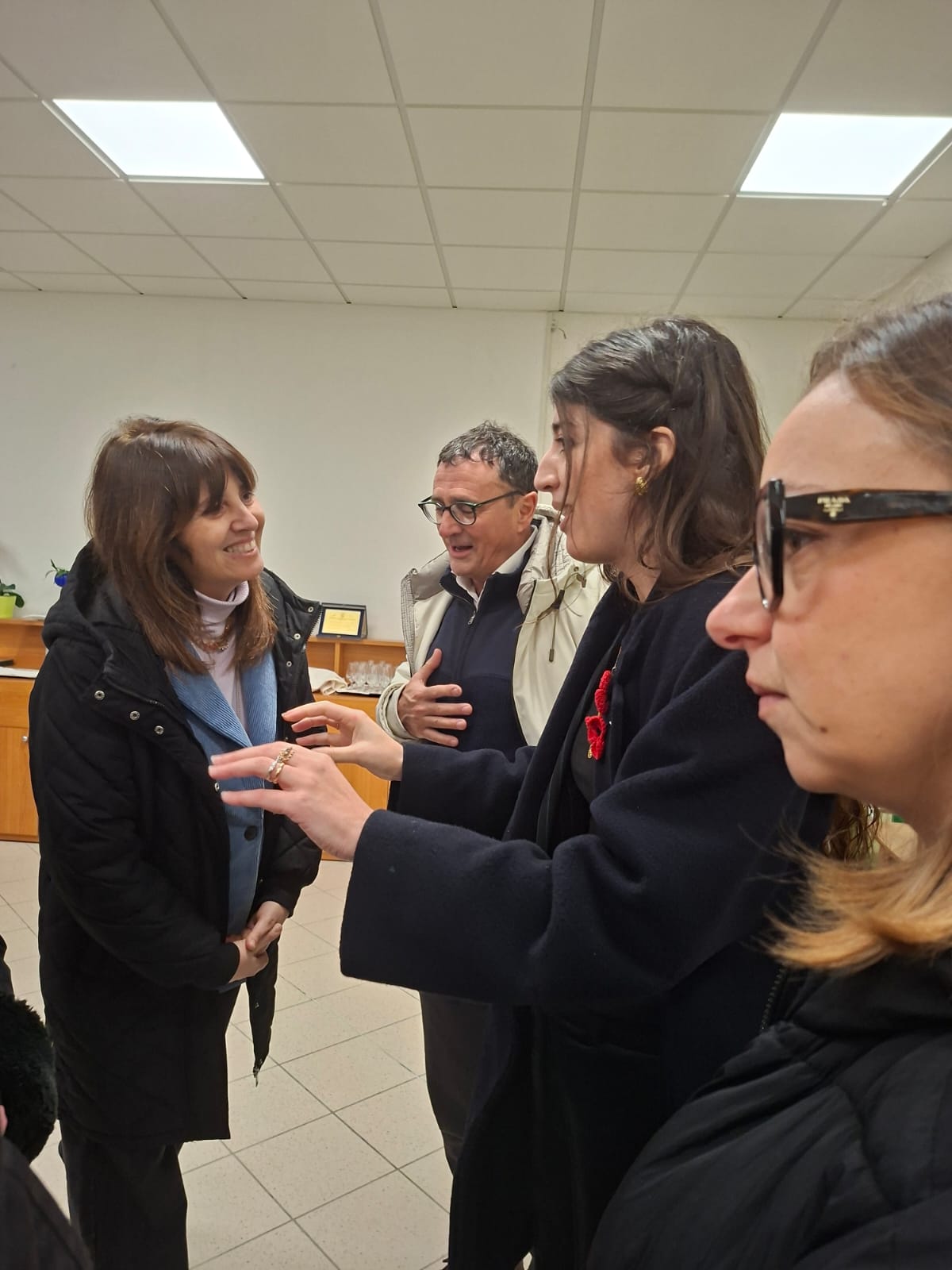 la consigliera Donnini con la sindaca di Castelfiorentino Giannì durante il sopralluogo