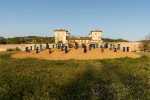 Una delle installazioni in mostra ©photoElaBialkowskaOKNOstudio bassa