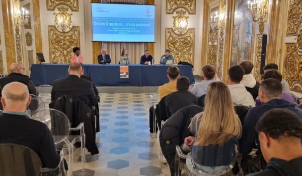 Incontro in Palazzo Medici Riccardi: "Contro il razzismo... C'è da pedalare"