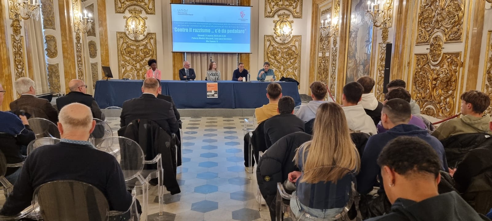 Incontro in Palazzo Medici Riccardi: "Contro il razzismo... C'è da pedalare"