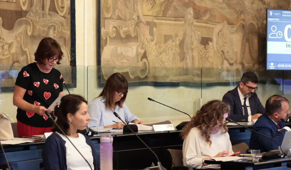 sala 4 stagioni con consiglieri durante il consiglio metropolitano