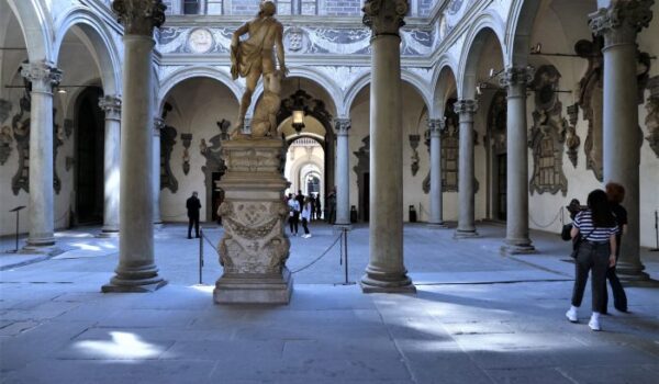 Cortile Palazzo Medici Riccardi - Fonte foto Antonello Serino Met - UfficioStampa