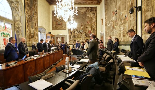 Il Consiglio della Città Metropolitana di Firenze ricorda le vittime del maltempo