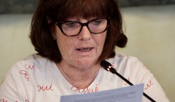 La consigliera Alessandra Innocenti durante il consiglio metropolitano