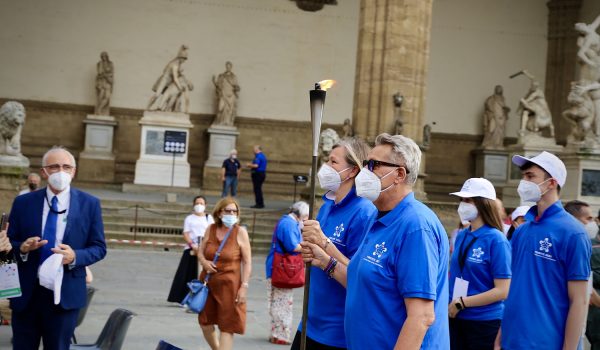 Olimpiadi metropolitane - La fiaccola arriva in Piazza della Signoria