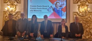 PREMIO PAOLO ROSSI momenti della premiazione, presenta il consigliere delegaro allo sport Nicola Armentano e Federica Cappelletti, moglie del compianto campione