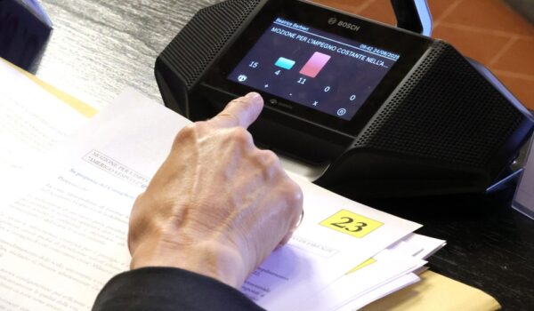 Un momento della votazione