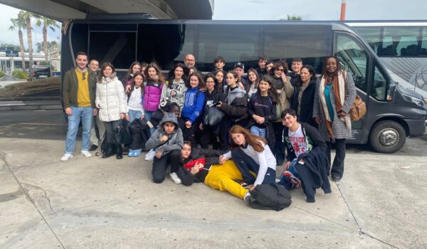 foto di gruppo viaggio studio di Educazione alla legalità