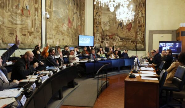 sala 4 stagioni durante l'operazione di voto al consiglio metropolitano del 10.12.25